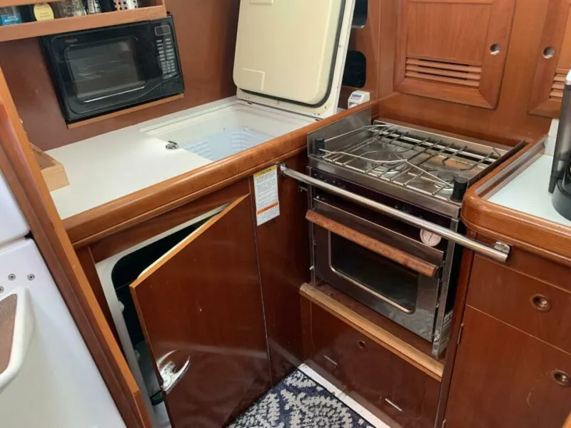 Slide: The Image of 2004 Beneteau Oceanis 393 - 6548905