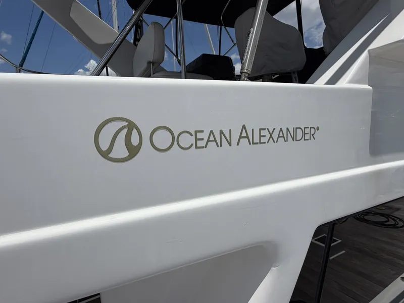 Slide: The Image of Ocean Alexander 48 2005 - 6550633