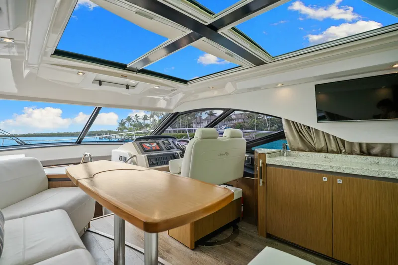 Slide: The Image of Sea Ray SUNDANCER 510 2017 - 6550769
