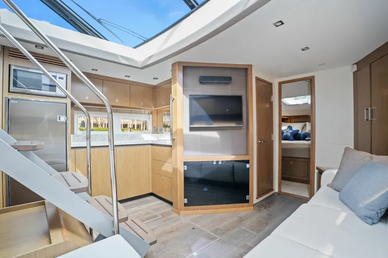 Slide: The Image of Sea Ray SUNDANCER 510 2017 - 6550779