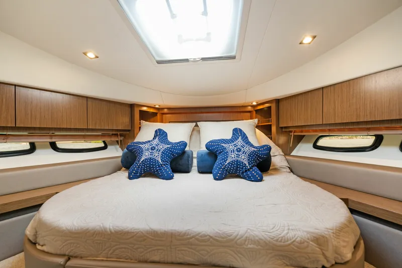 Slide: The Image of Sea Ray SUNDANCER 510 2017 - 6550781