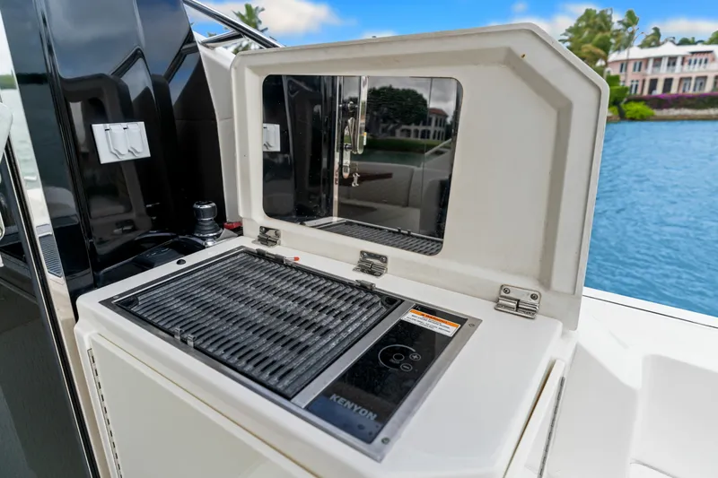 Slide: The Image of Sea Ray SUNDANCER 510 2017 - 6550794