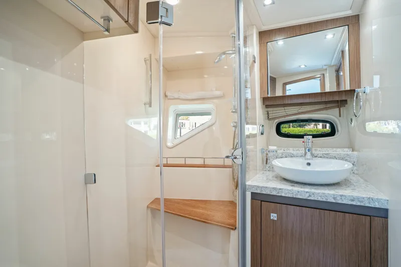 Slide: The Image of Sea Ray SUNDANCER 510 2017 - 6550785