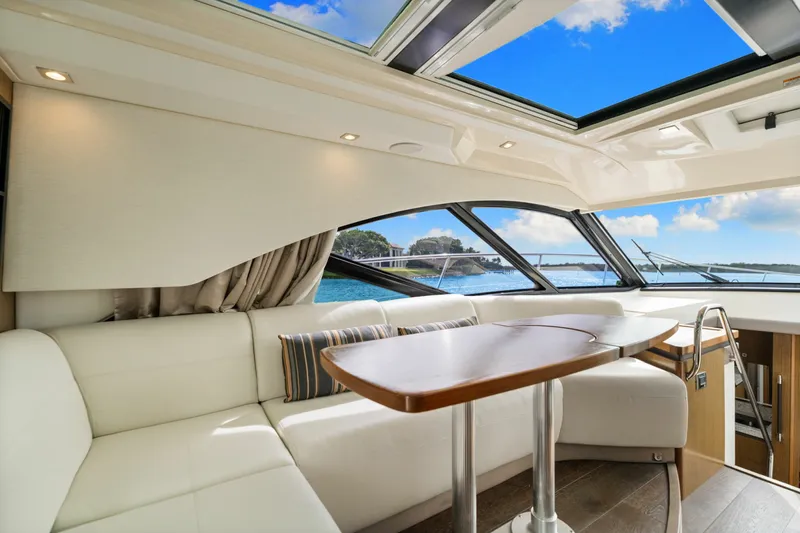 Slide: The Image of Sea Ray SUNDANCER 510 2017 - 6550771