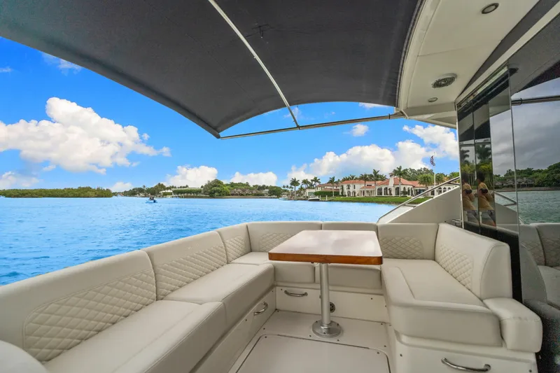 Slide: The Image of Sea Ray SUNDANCER 510 2017 - 6550793