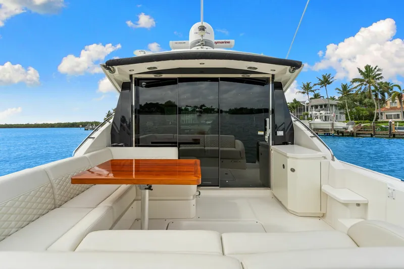 Slide: The Image of Sea Ray SUNDANCER 510 2017 - 6550790