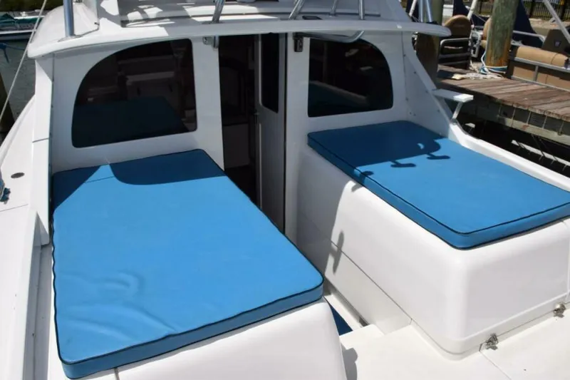 Slide: The Image of Great Cruising Lounges, Cushions On Engine Boxes - 7384091