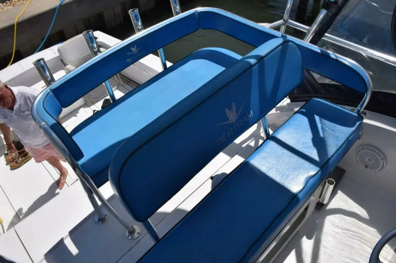 Slide: The Image of Flybridge Seating - 7384070