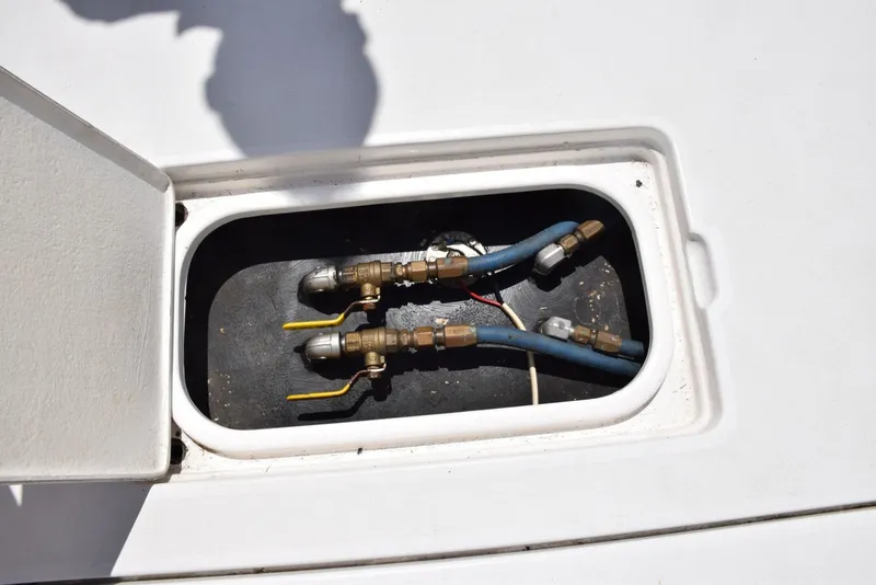 Slide: The Image of Fuel Shutoff Valves And Return Lines - 6551447