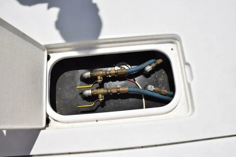 Slide: The Image of Fuel Shutoff Valves And Return Lines - 7384119