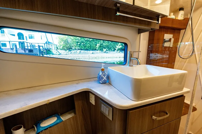 Slide: The Image of Regal 42 XO 2022 - 6551357