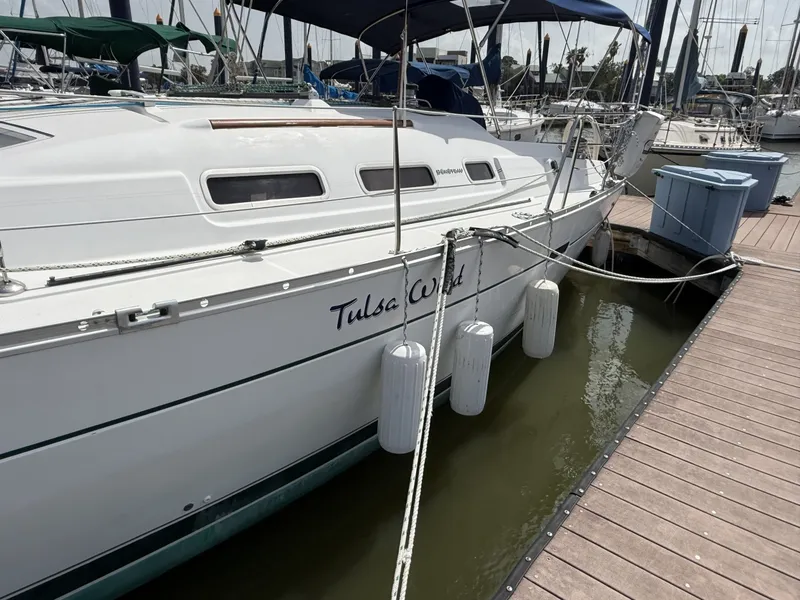 Slide: The Image of Beneteau 373 - 6551984