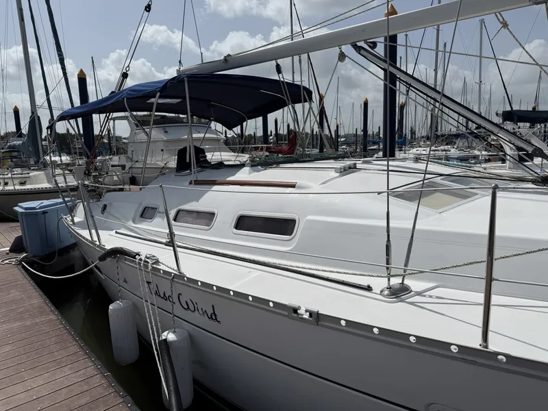Slide: The Image of Beneteau 373 - 6551970