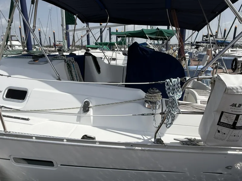 Slide: The Image of Beneteau 373 - 6551986