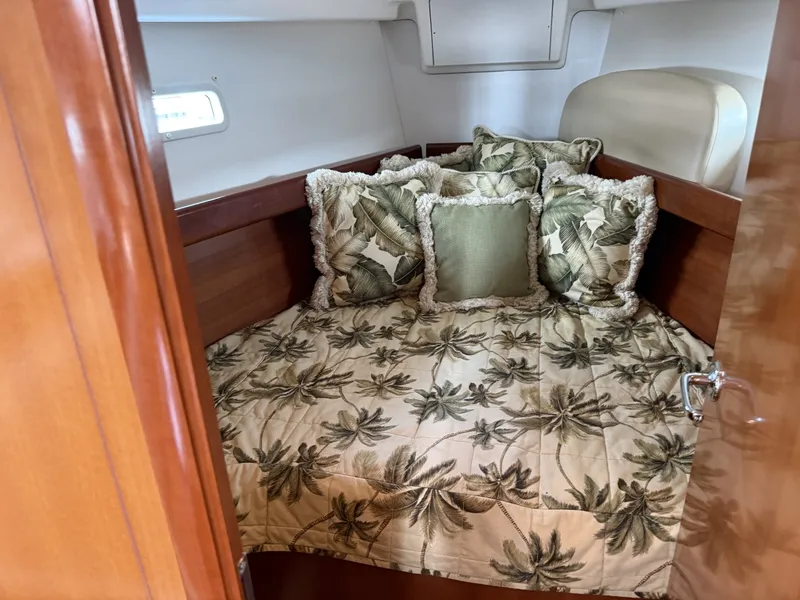 Slide: The Image of Beneteau 373 - 6552013