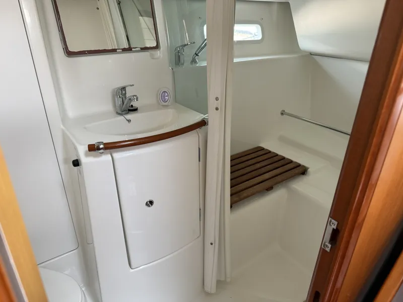 Slide: The Image of Beneteau 373 - 6552004