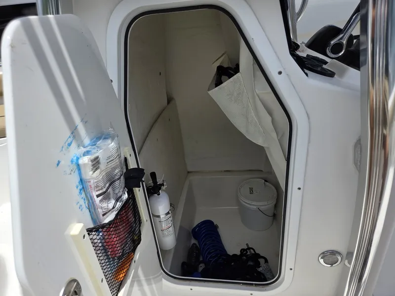 Slide: The Image of Sea Hunt Ultra 211 2017 - 6551558
