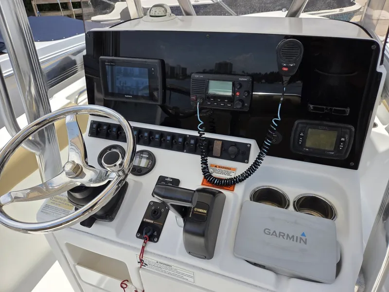 Slide: The Image of Sea Hunt Ultra 211 2017 - 6551540