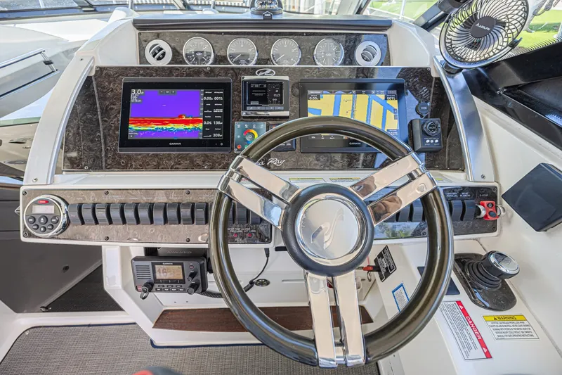 Slide: The Image of Sea Ray 42 2014 - 6551600