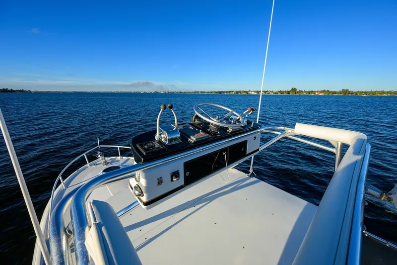 Slide: The Image of Aura 28 Heron's Catch - Exterior Tower 1998 Aura 28 CenterConsole Heron's Catch - 7656292