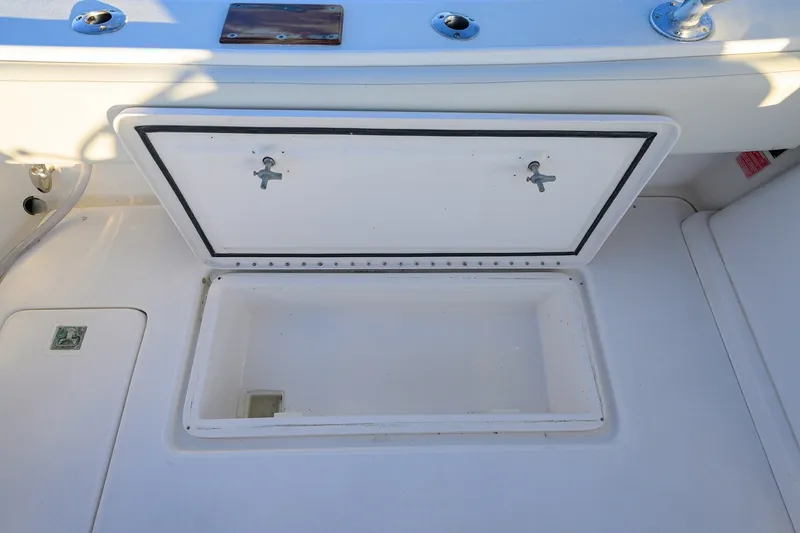 Slide: The Image of Aura 28 Heron's Catch - Exterior Cockpit 1998 Aura 28 CenterConsole Heron's Catch - 7656280