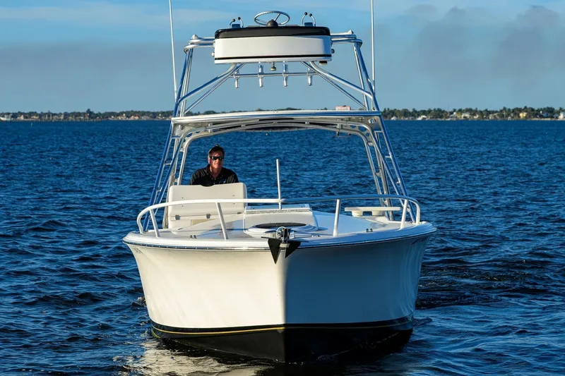Slide: The Image of Aura 28 Heron's Catch - Exterior Profile 1998 Aura 28 CenterConsole Heron's Catch - 7656296