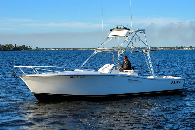 Slide: The Image of Aura 28 Heron's Catch - Exterior Profile 1998 Aura 28 CenterConsole Heron's Catch - 6565968