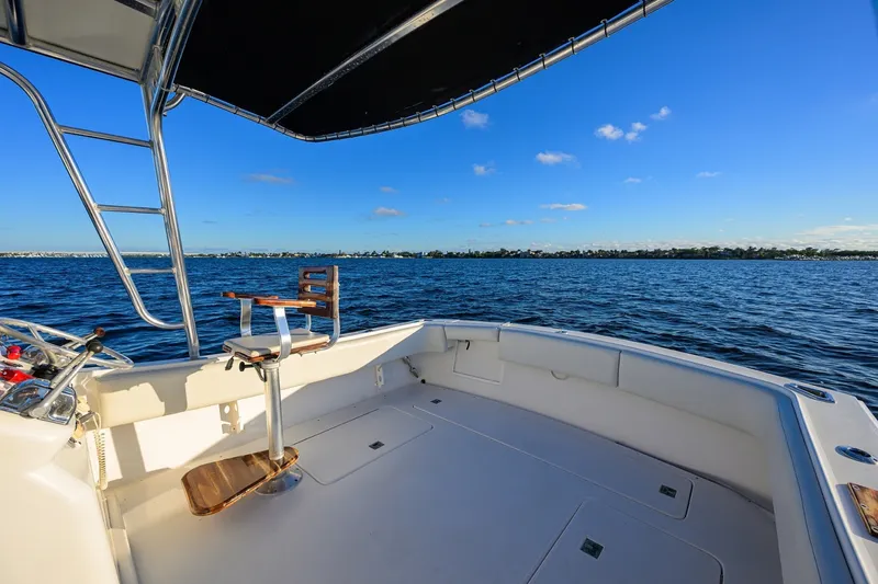 Slide: The Image of Aura 28 Heron's Catch - Exterior Cockpit 1998 Aura 28 CenterConsole Heron's Catch - 7656278