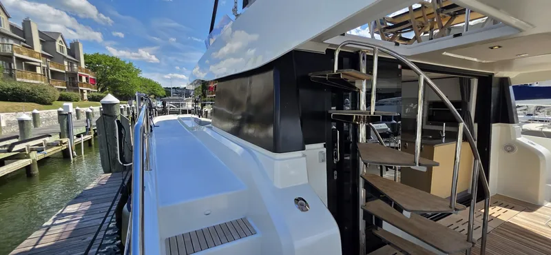 Slide: The Image of Fountaine Pajot Motor Yacht 44 2018 - 6551982