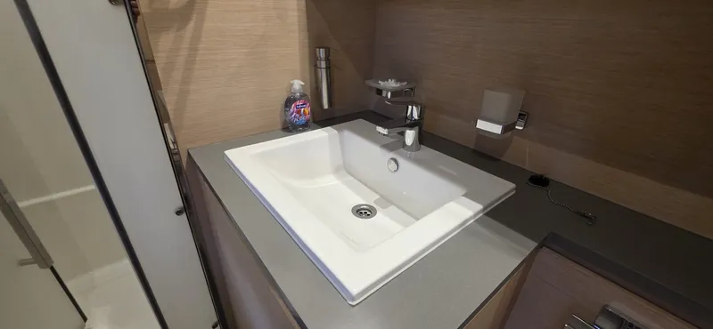 Slide: The Image of Fountaine Pajot Motor Yacht 44 2018 - 6552045