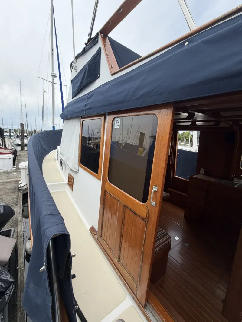 Slide: The Image of Monk 36 Aft Cabin 1988 - 6565180