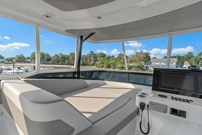 Slide: The Image of Cruisers 50 FLY 2027 - 7529251