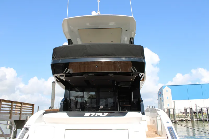 Slide: The Image of Cruisers 57 FLY 2027 - 7463236