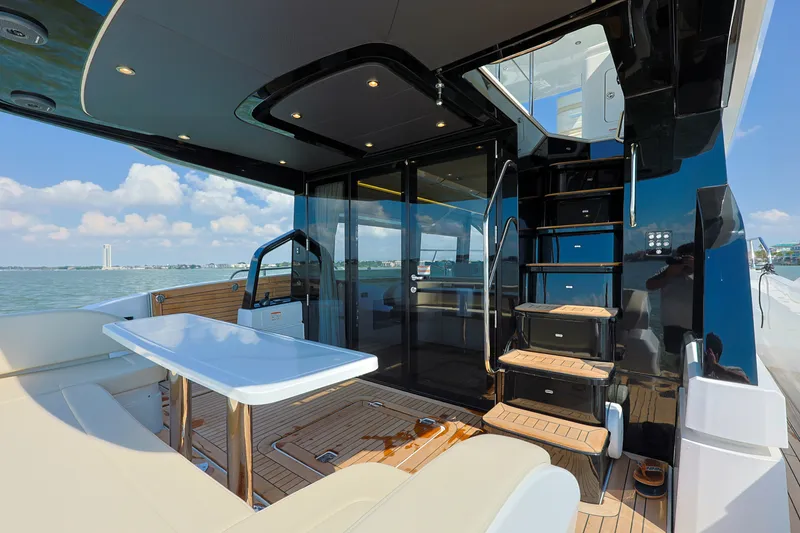 Slide: The Image of Cruisers 57 FLY 2027 - 8065502