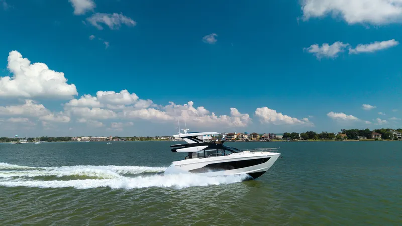 Slide: The Image of Cruisers 57 FLY 2027 - 8065545