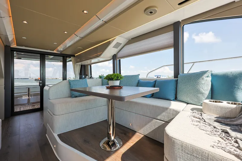 Slide: The Image of Cruisers 57 FLY 2027 - 8065517