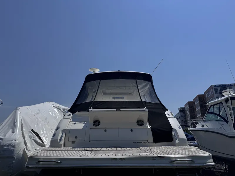 Slide: The Image of Sea Ray 35 2019 - 6563471