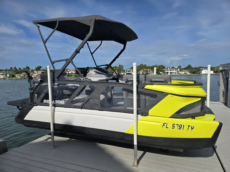 Slide: The Image of Sea-Doo Switch 2024 - 6563925