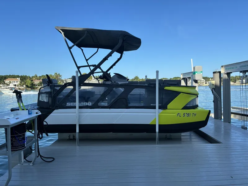 Slide: The Image of Sea-Doo Switch 2024 - 6563935