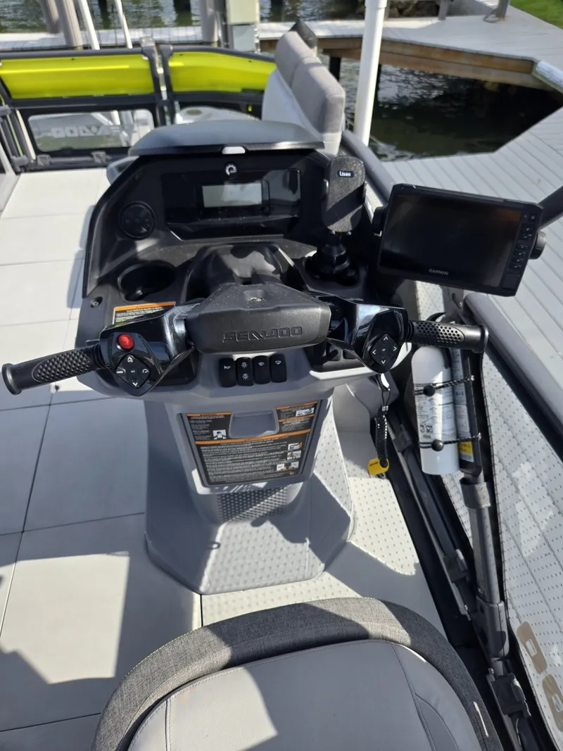 Slide: The Image of Sea-Doo Switch 2024 - 6563927