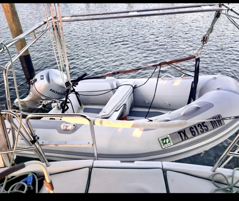 Slide: The Image of 2004 Beneteau Oceanis 393 Dinghy - 6755826