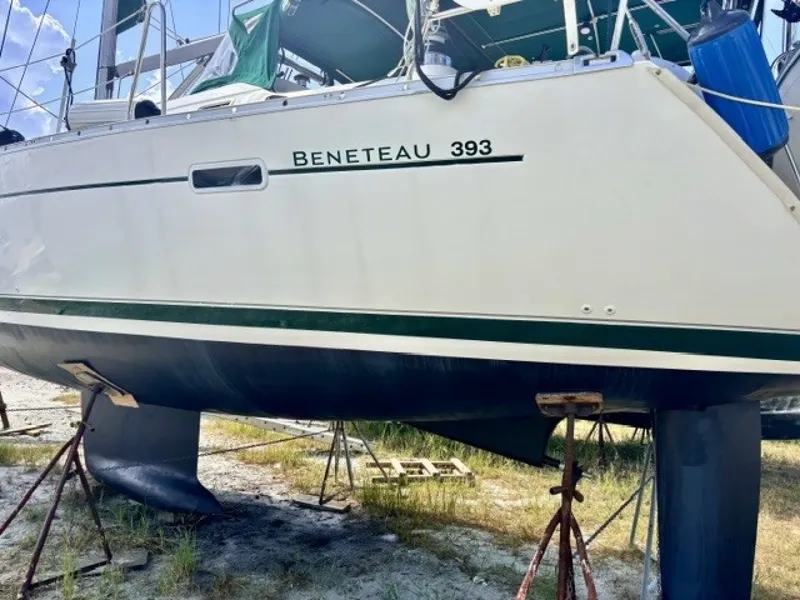 Slide: The Image of 2004 Beneteau Oceanis 393 Bottom Painted 8-2026 - 7309408