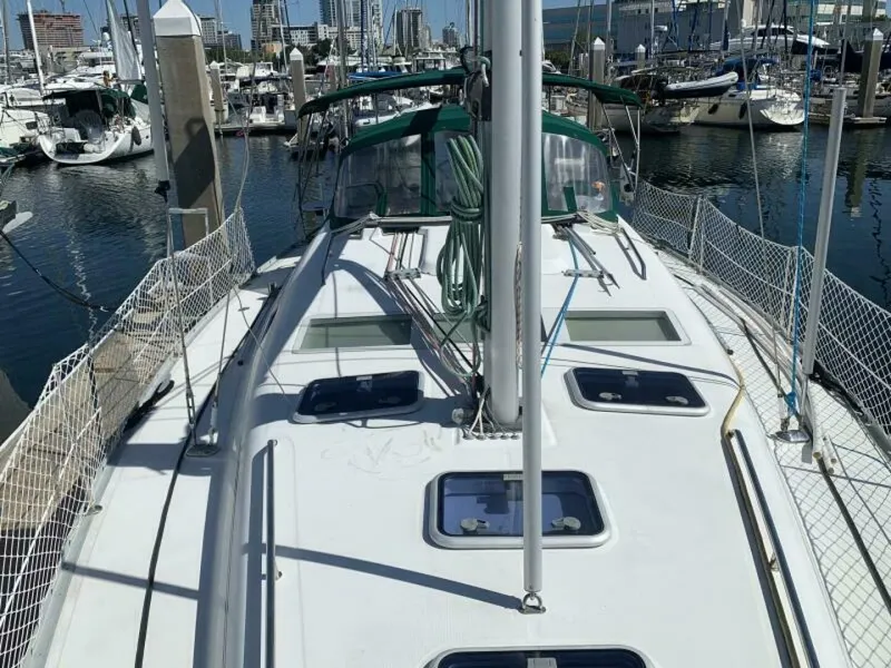 Slide: The Image of 2004 Beneteau Oceanis 393 Foredeck looking aft - 6564653
