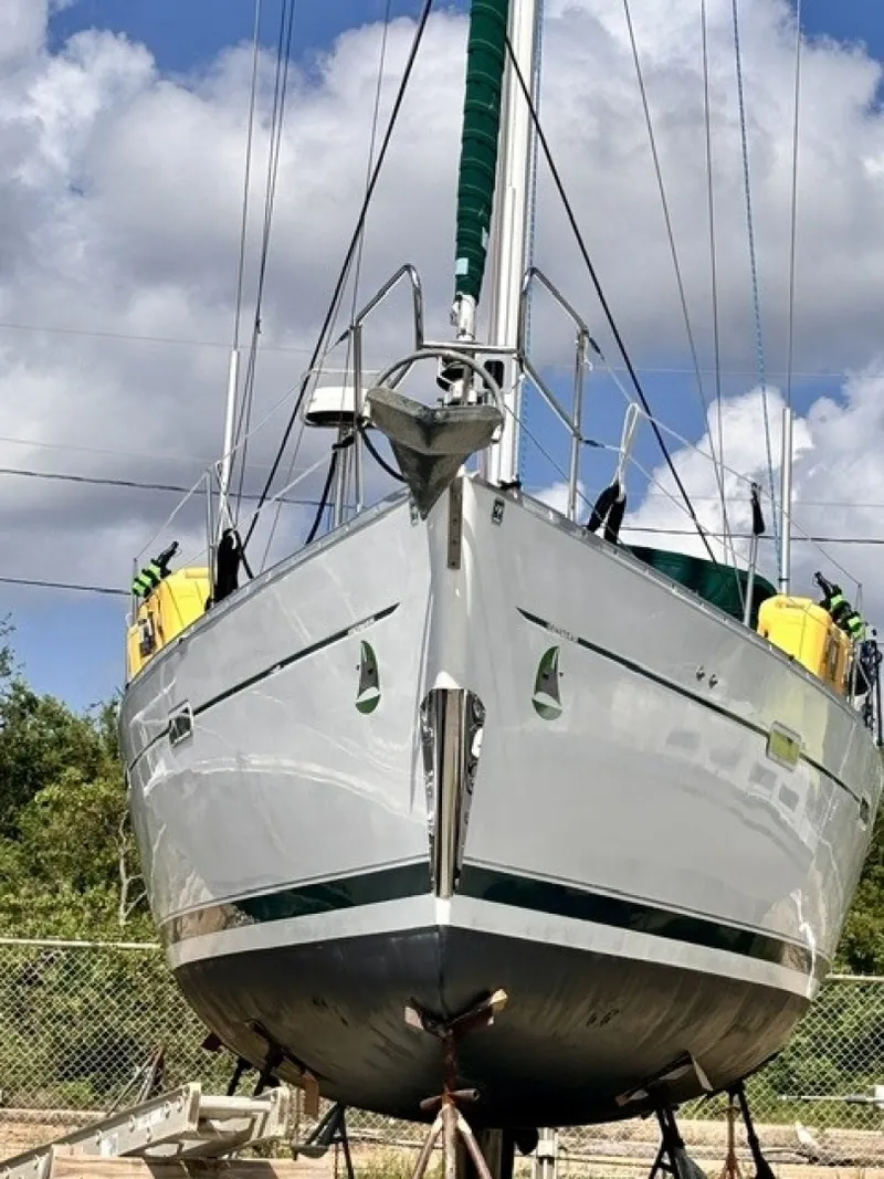 Slide: The Image of 2004 Beneteau Oceanis 393 Bottom Painted 8-2026 - 7309405