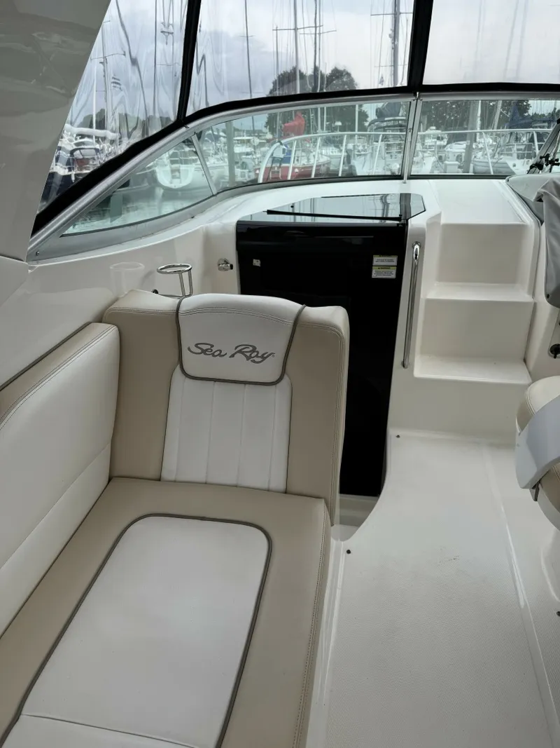 Slide: The Image of Sea Ray 310da Lounge Seat - 6564980