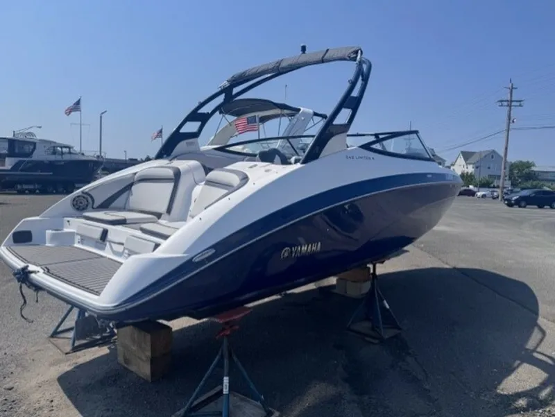 The Image of Yamaha 242 Limited S 2017 - 6565258