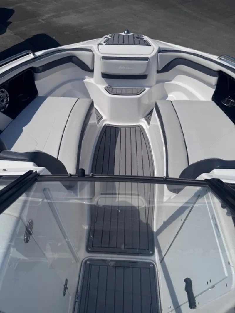 Slide: The Image of Yamaha 242 Limited S 2017 - 6565259