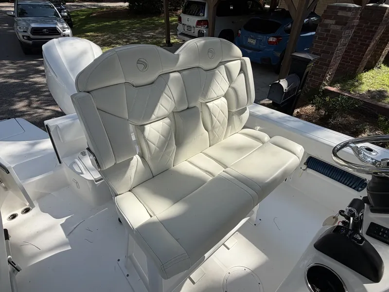 Slide: The Image of Edgewater 23 2019 - 6664611