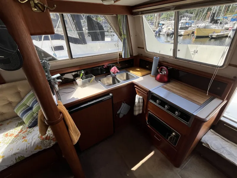 Slide: The Image of Tollycraft 30' Sport Cruiser 1989 - 6612236