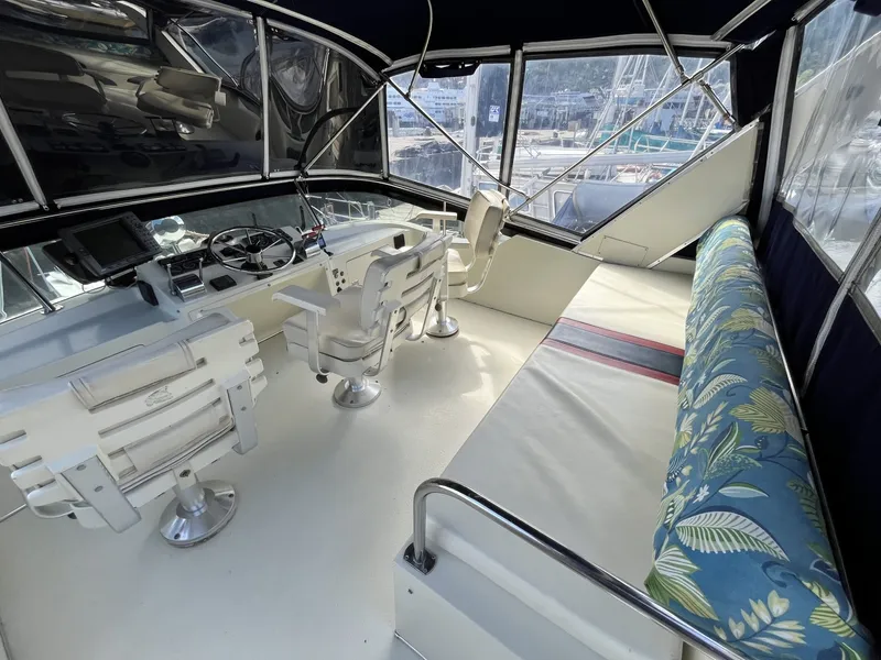 Slide: The Image of Tollycraft 30' Sport Cruiser 1989 - 6612231